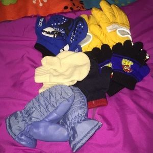 5 gloves 2T toddler bundle
